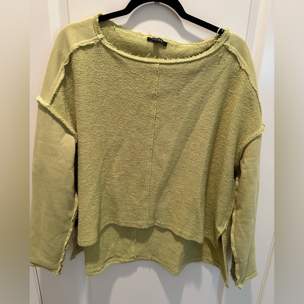 Women’s sweatshirt